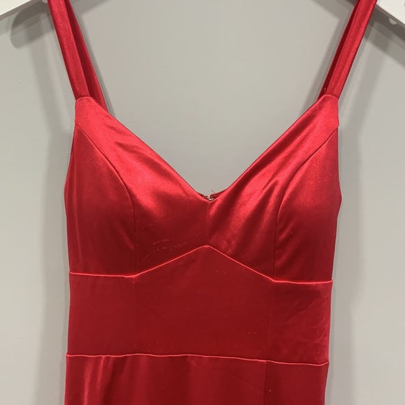 Red Formal Holiday Full Length Gown Dress w Slit, pockets, cute back, padded bra - Picture 4 of 12